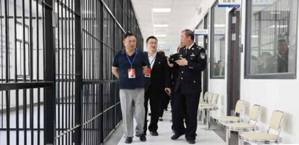 点击在新窗口中打开图片